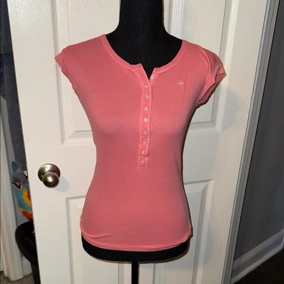 π€ABERCROMBIE & FITCH LIGHT CORAL THIN HENLEY TOP SIZE Mπ€ - Picture 1 of 9
